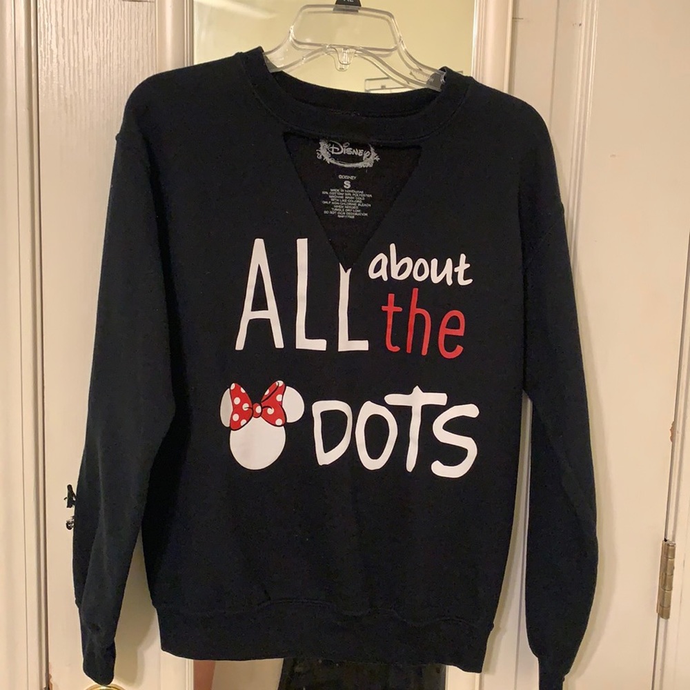 Disney keyhole sweater “All about the Dots” ❤️